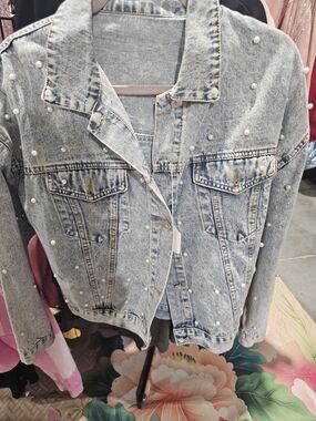 Pearl-Embellished Light Blue Denim Jacket - Women